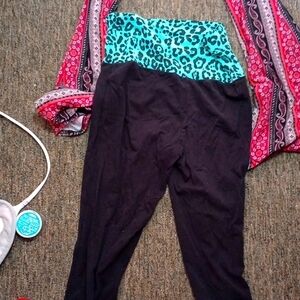 Three different no boundary pants but they're all no boundary